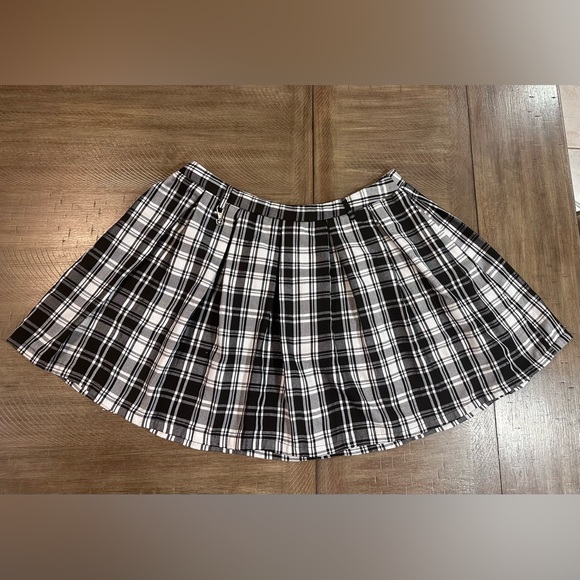 Hot Topic Black/White Plaid Schoolgirl Skirt size XL - Picture 6 of 15